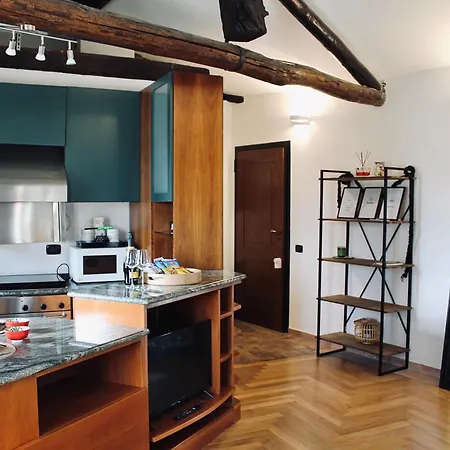 Kiko's - Historical In Apartment Como