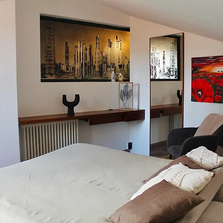 Kiko's - Historical In * 科莫